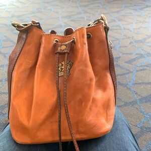 Pratesi Firenze Genuine Italy Leather PreOwned Hobo Bucket Bag Side Zipper Worn